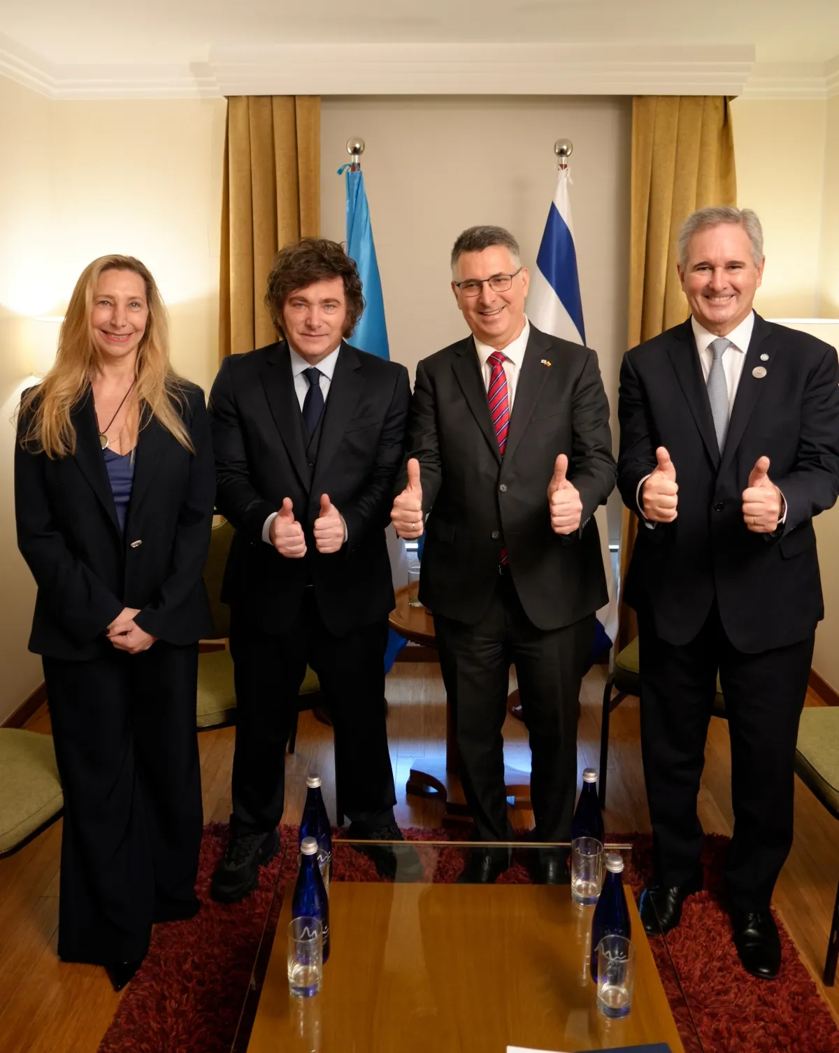 El presidente Javier Milei y el ministro de Relaciones Exteriores del Estado de Israel, Gideon Sa'ar, mantuvieron una reunión bilateral, en la Casa Cultural de Cali.